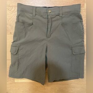 Orvis Utility 4 way stretch Mens Olive Cargo Shorts size 32 VGUC